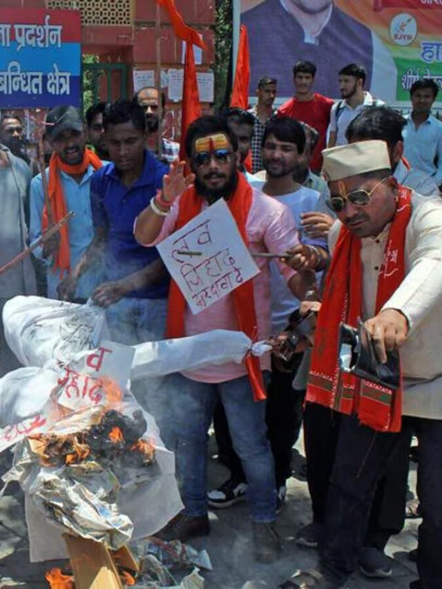 उत्तरकाशी में नहीं थम रहा लोगों को आक्रोश, गंगोत्री धाम में व्यापारियों ने बंद किया बाजार